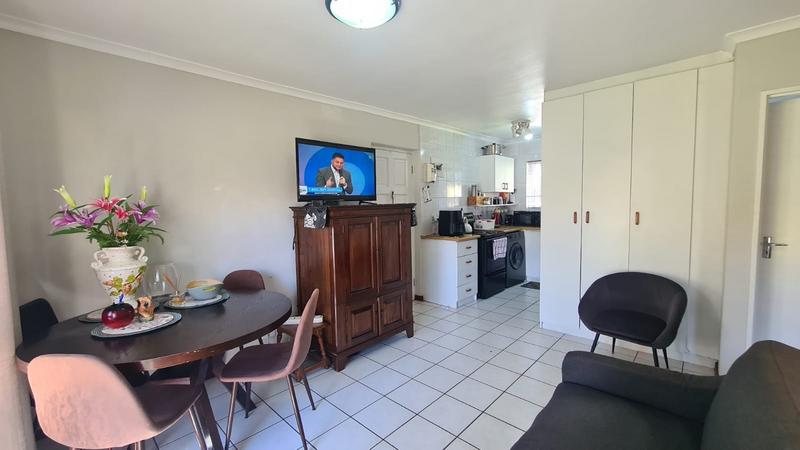 To Let 1 Bedroom Property for Rent in Strand Central Western Cape